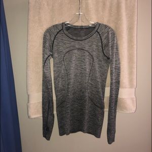 Swiftly tech long sleeve Lulu Lemon top